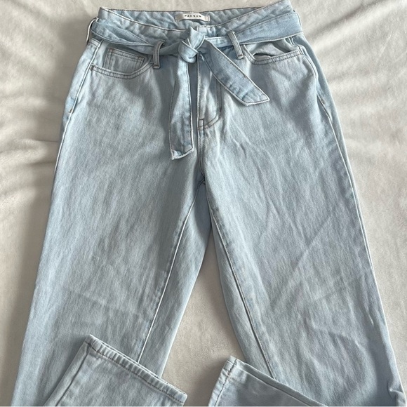 Pacsun Light Wash Mom Jeans - Picture 1 of 6